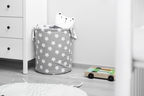 Bawełniany kosz na zabawki Sensillo - GWIAZDKI SZARE
