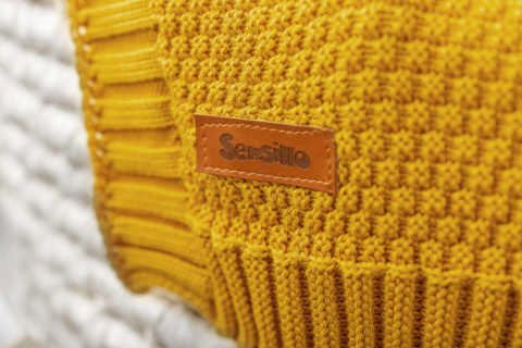 SENSILLO Bambusowy kocyk otulacz z kapturkiem 100% BAMBOO GIFT MUSZTARDOWY