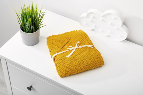 SENSILLO Bambusowy kocyk otulacz z kapturkiem 100% BAMBOO GIFT MUSZTARDOWY