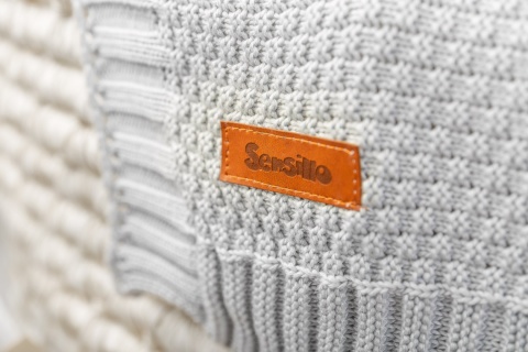 SENSILLO Bambusowy kocyk otulacz z kapturkiem 100% BAMBOO GIFT SZARY