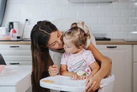 Krzesełko do karmienia Scandy Black