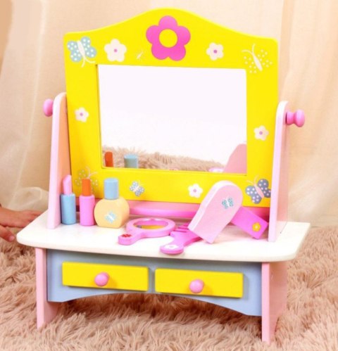 Drewniana toaletka dla dziewczynki