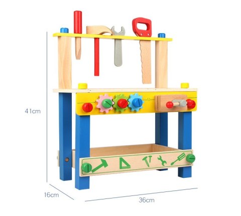 Duży drewniany warsztat
