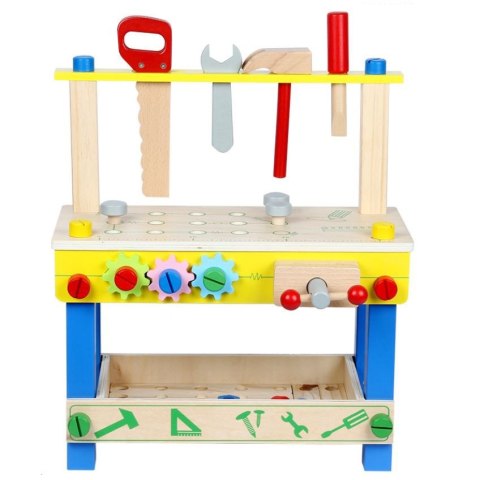 Duży drewniany warsztat