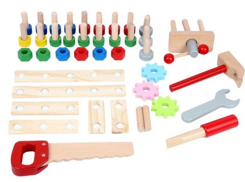 Duży drewniany warsztat