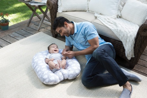 HUG & NEST Boppy Chicco siedzisko poduszka gniazdo do 2 lat - ELEPHANTS