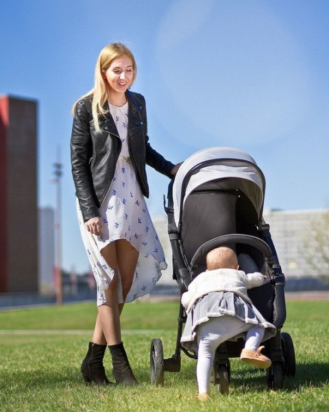 WÓZEK SPACEROWY TITAN BLACK CARETERO