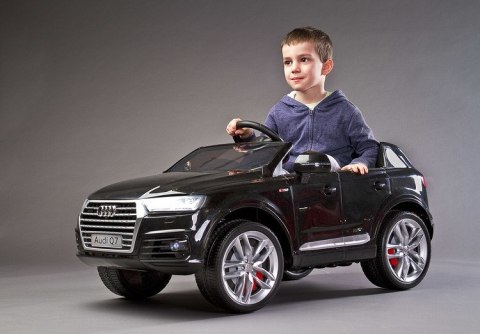 POJAZD NA AKUMULATOR AUDI Q7 WHITE TOYZ