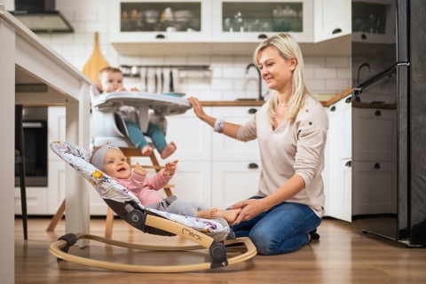 MoMi LUMIWOOD Leżaczek bujaczek z wibracjami i muzyką - Navy