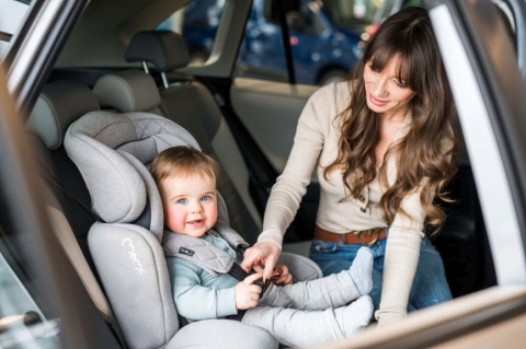 MoMi AXO Fotelik samochodowy 9-36 kg - Kropki