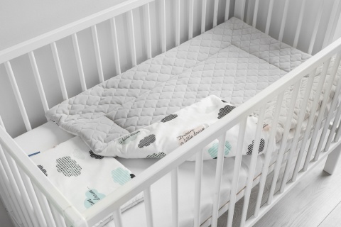 Sensillo Komplet do łóżeczka Plusz Karo - CHMURKI