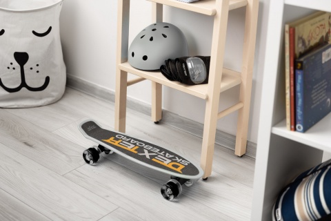 Deskorolka fiszka Toyz zestaw kasku ochraniaczy - DEXTER GREY