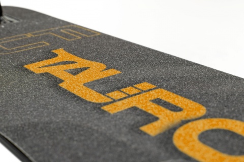 Tauro + kask i ochraniacze TOYZ – Hulajnoga dwukołowa do 100 kg - Black