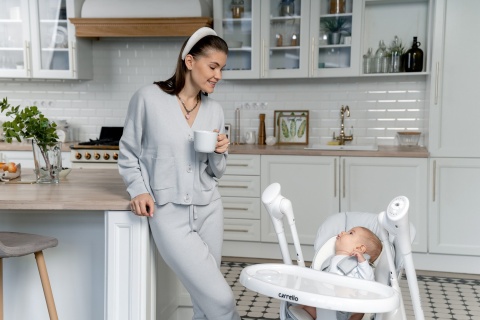 Triumph Carrello krzesełko do karmienia, elektryczny bujaczek, kołyska - Cream Beige