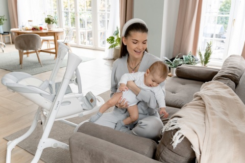 Triumph Carrello krzesełko do karmienia, elektryczny bujaczek, kołyska - Cream Beige